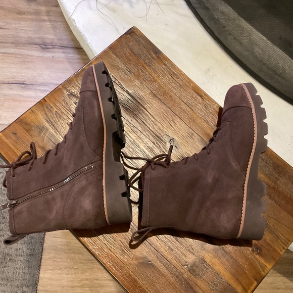 VIONIC Chocolate Ganache Lani II Suede Boots size 7.5 - Picture 6 of 8